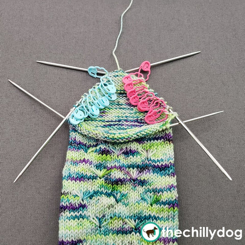 Toe up sock knitting pattern: Japanese pinned short row heels